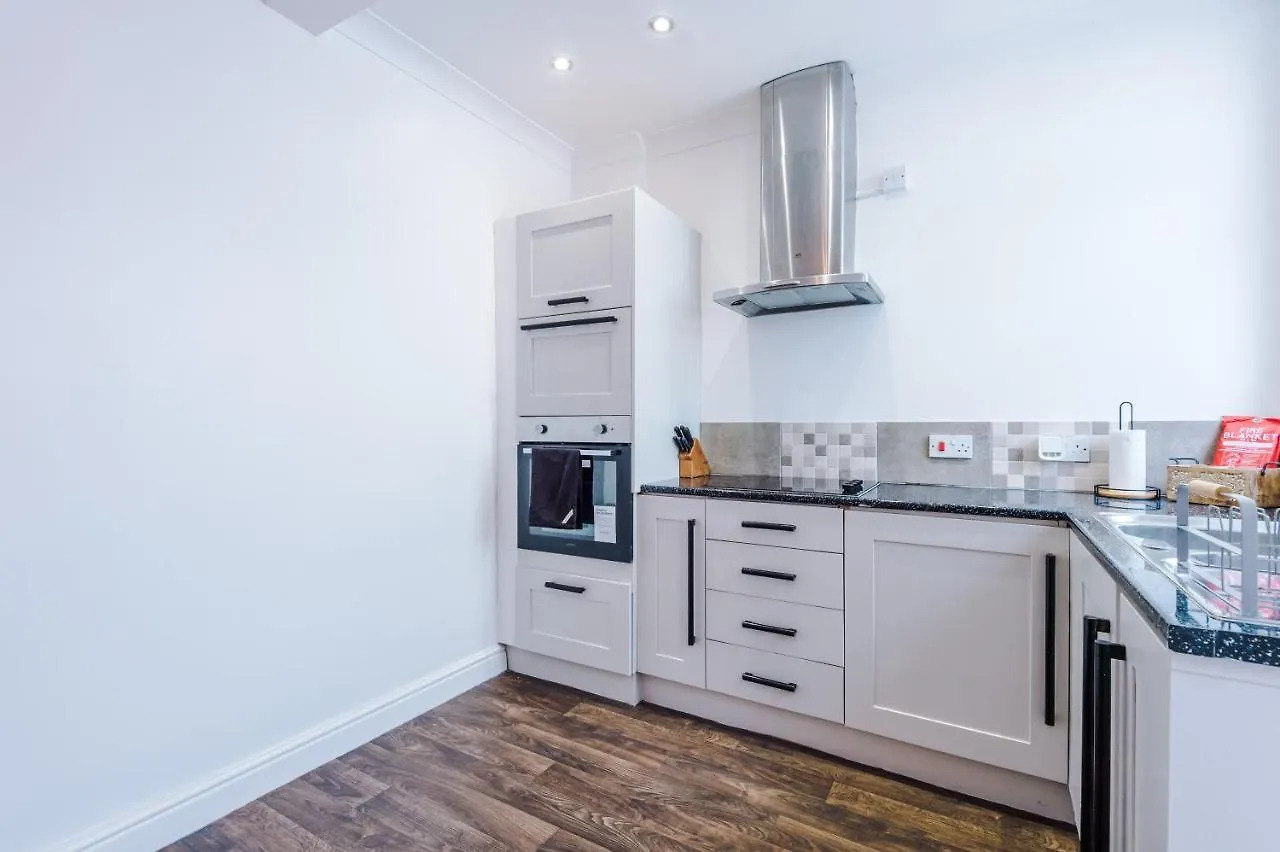 Beautiful And Boutique Blackpool House - Garden And Parking